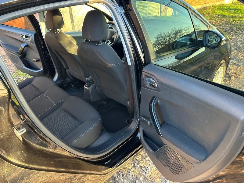 Peugeot 208 1.2 бензин Style, снимка 8 - Автомобили и джипове - 52762356