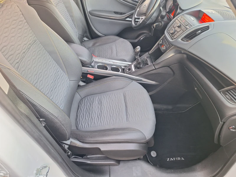 Opel Zafira 2.0cdti, снимка 10 - Автомобили и джипове - 52775576