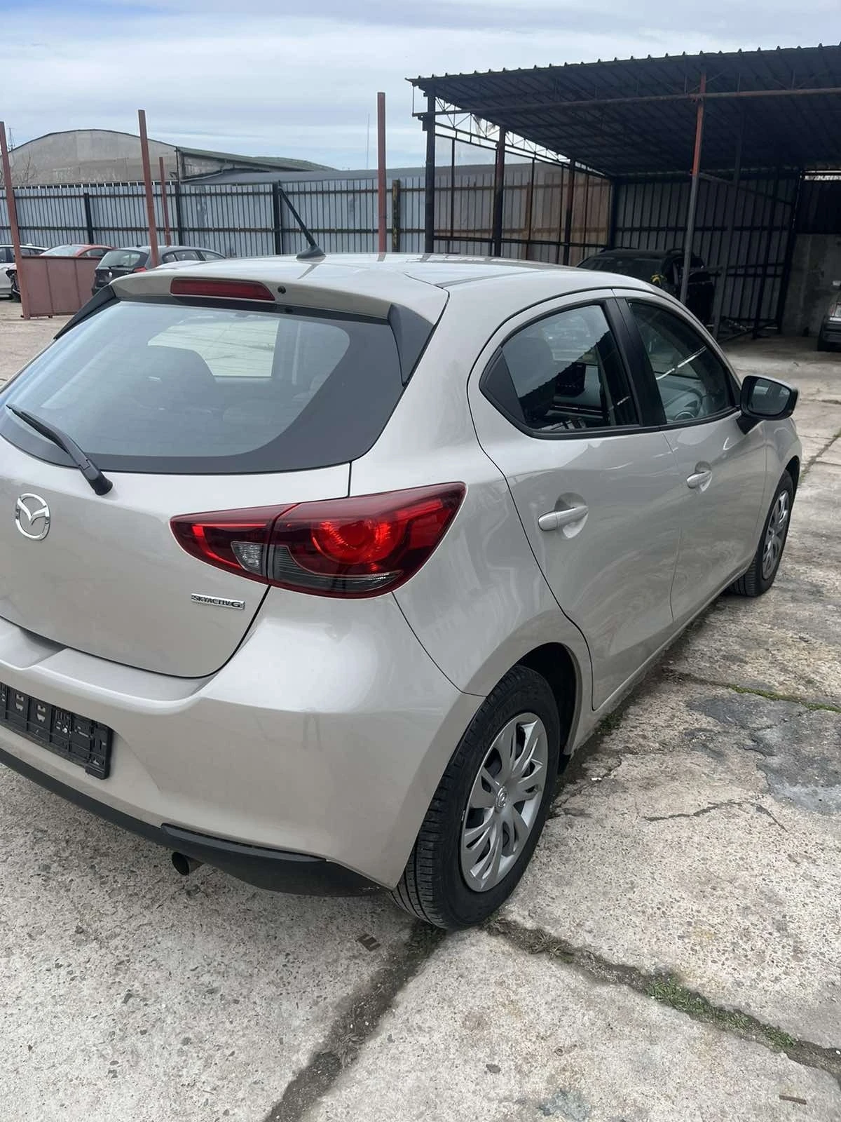 Mazda 2  - изображение 6