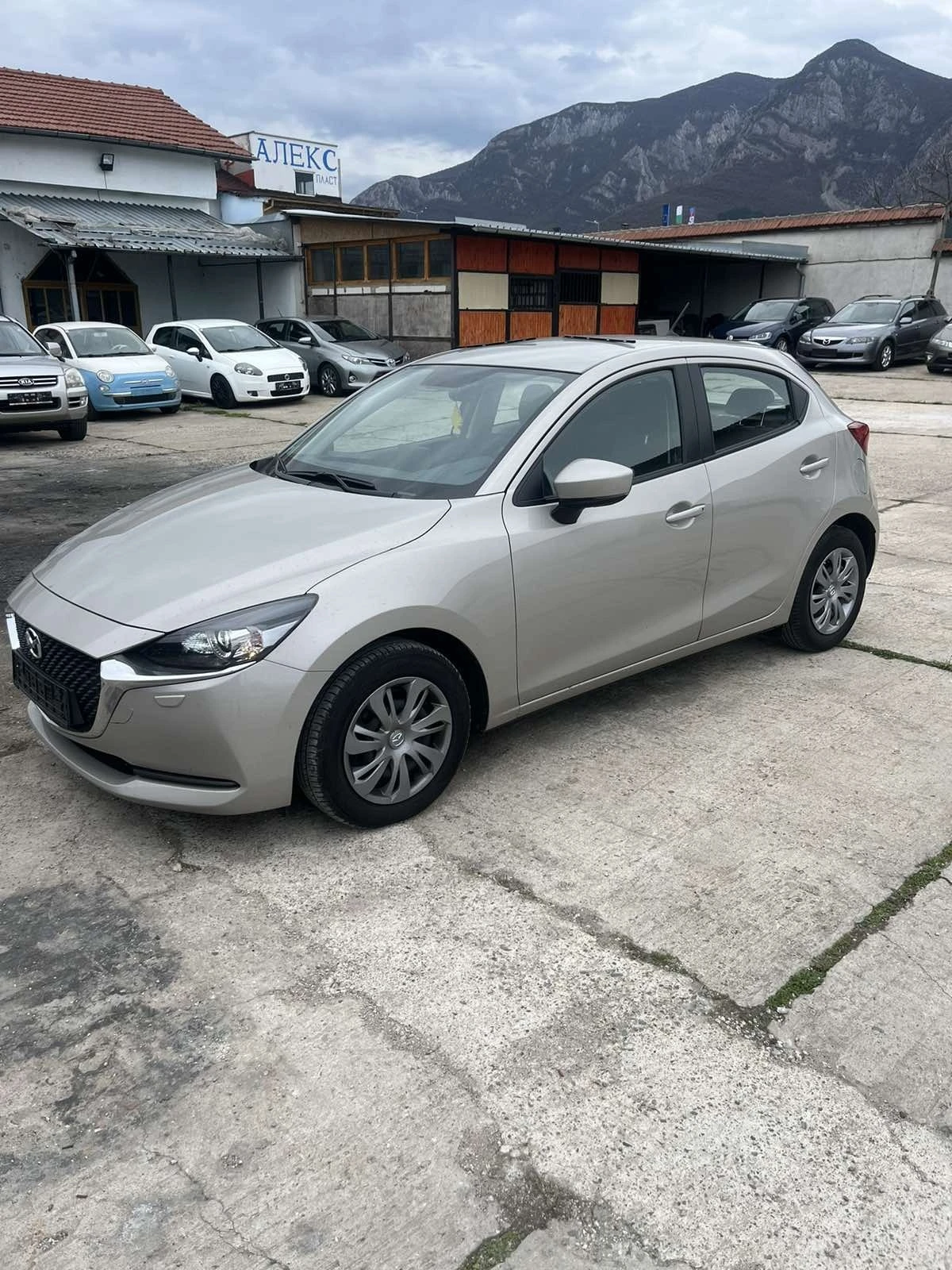 Mazda 2  - изображение 4