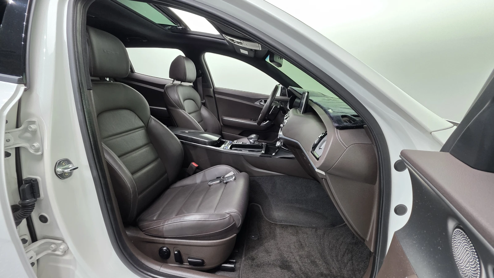 Kia Stinger 3.3T AWD GT  - изображение 9