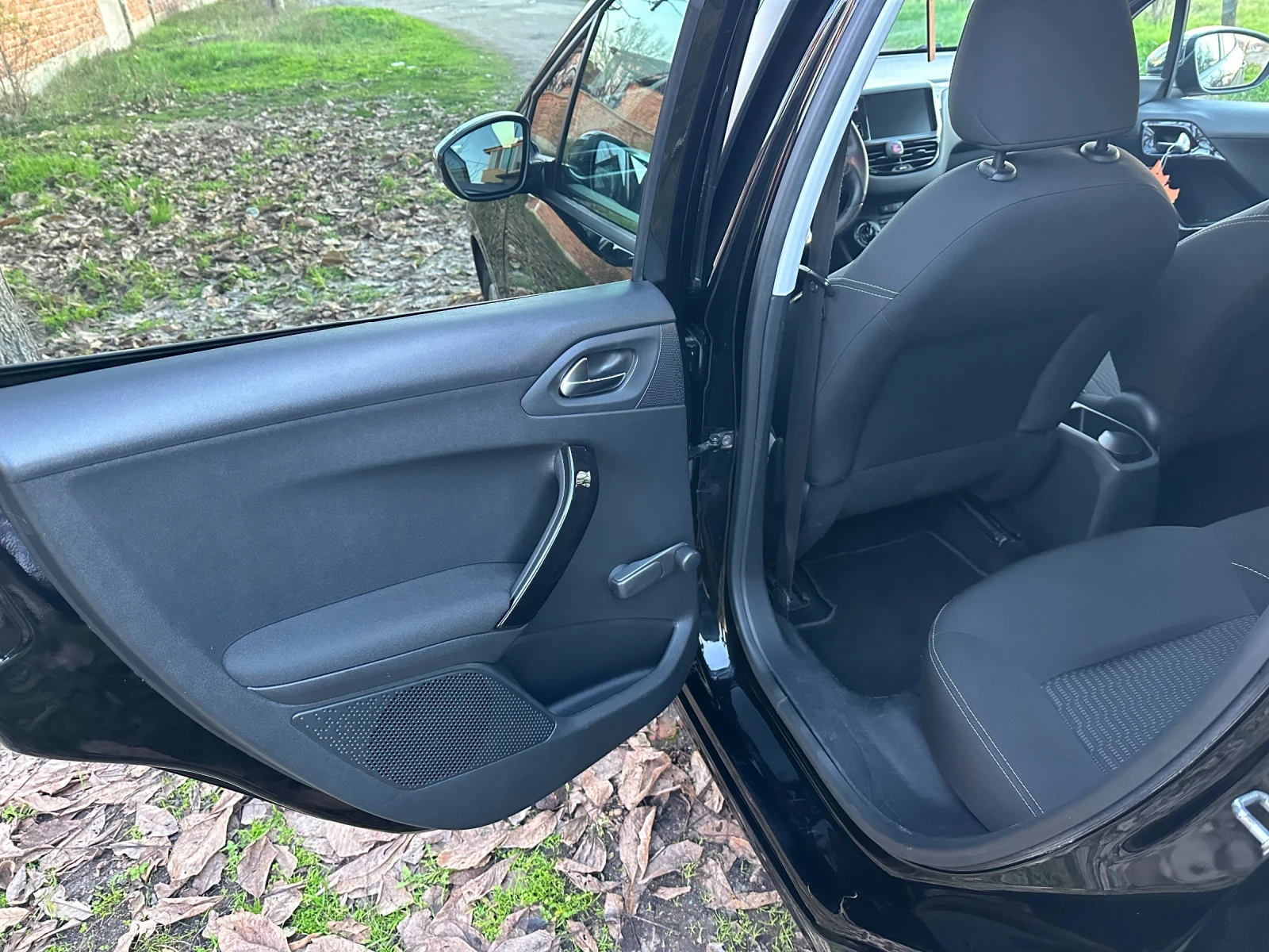 Peugeot 208 1.2 бензин Style - изображение 6