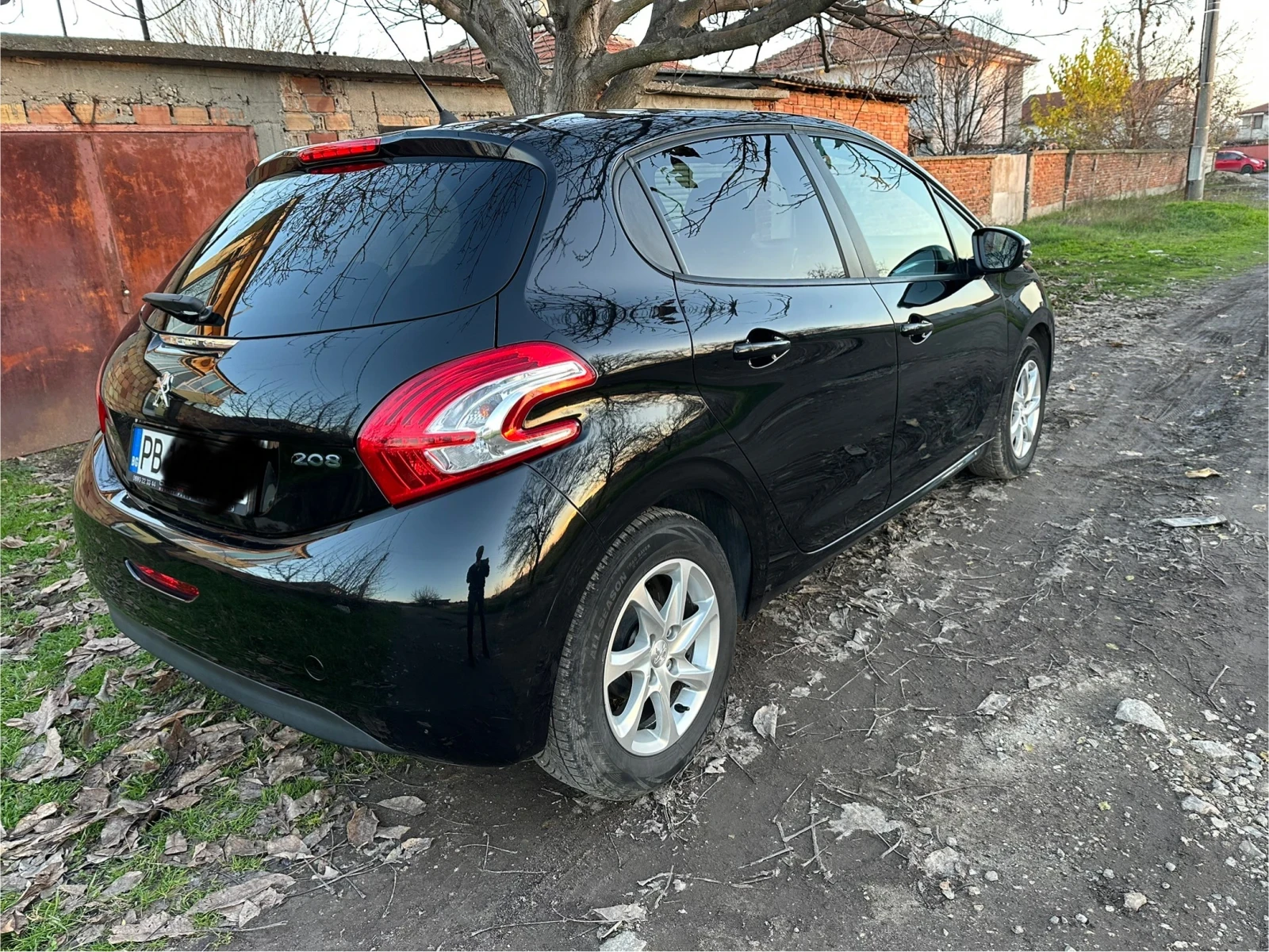 Peugeot 208 1.2 бензин Style - изображение 3