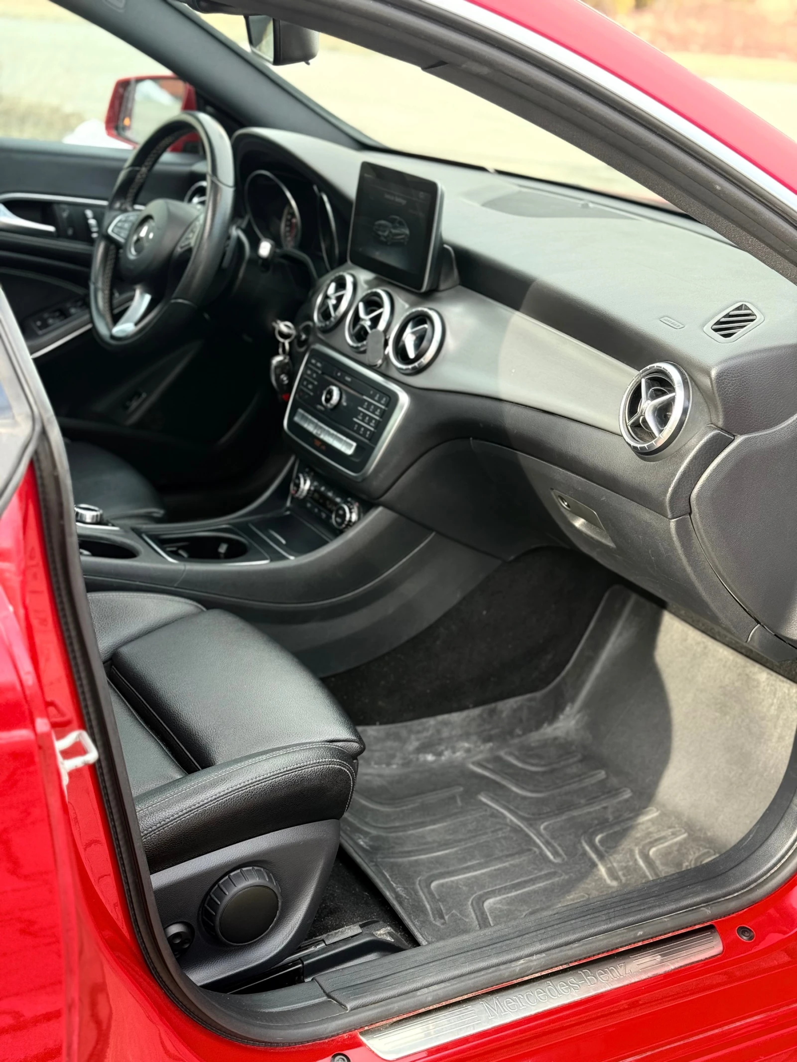 Mercedes-Benz CLA 250 4M* AMG* Harman/Kardon* Multibeam* Подгрев* Пано*  - изображение 10