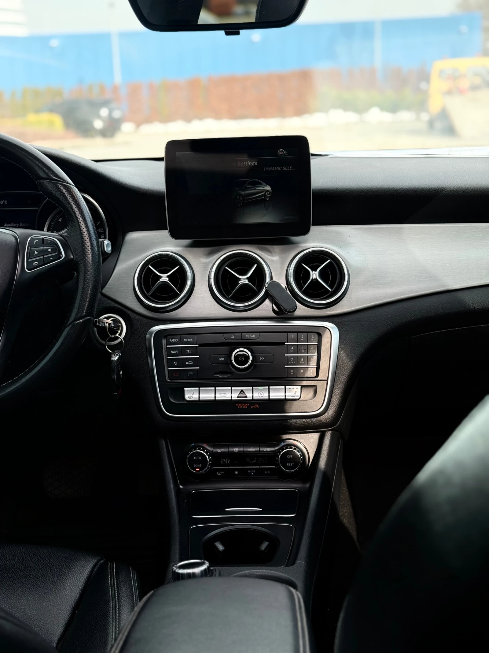 Mercedes-Benz CLA 250 4M* AMG* Harman/Kardon* Multibeam* �������* ����*  | Mobile.bg � ����������� 12