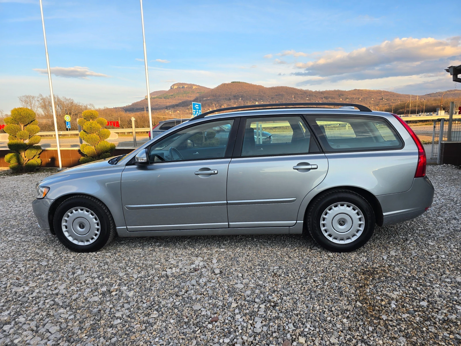 Volvo V50 1.6d 114кс ! ! РЕАЛНИ КИЛОМЕТРИ - изображение 2