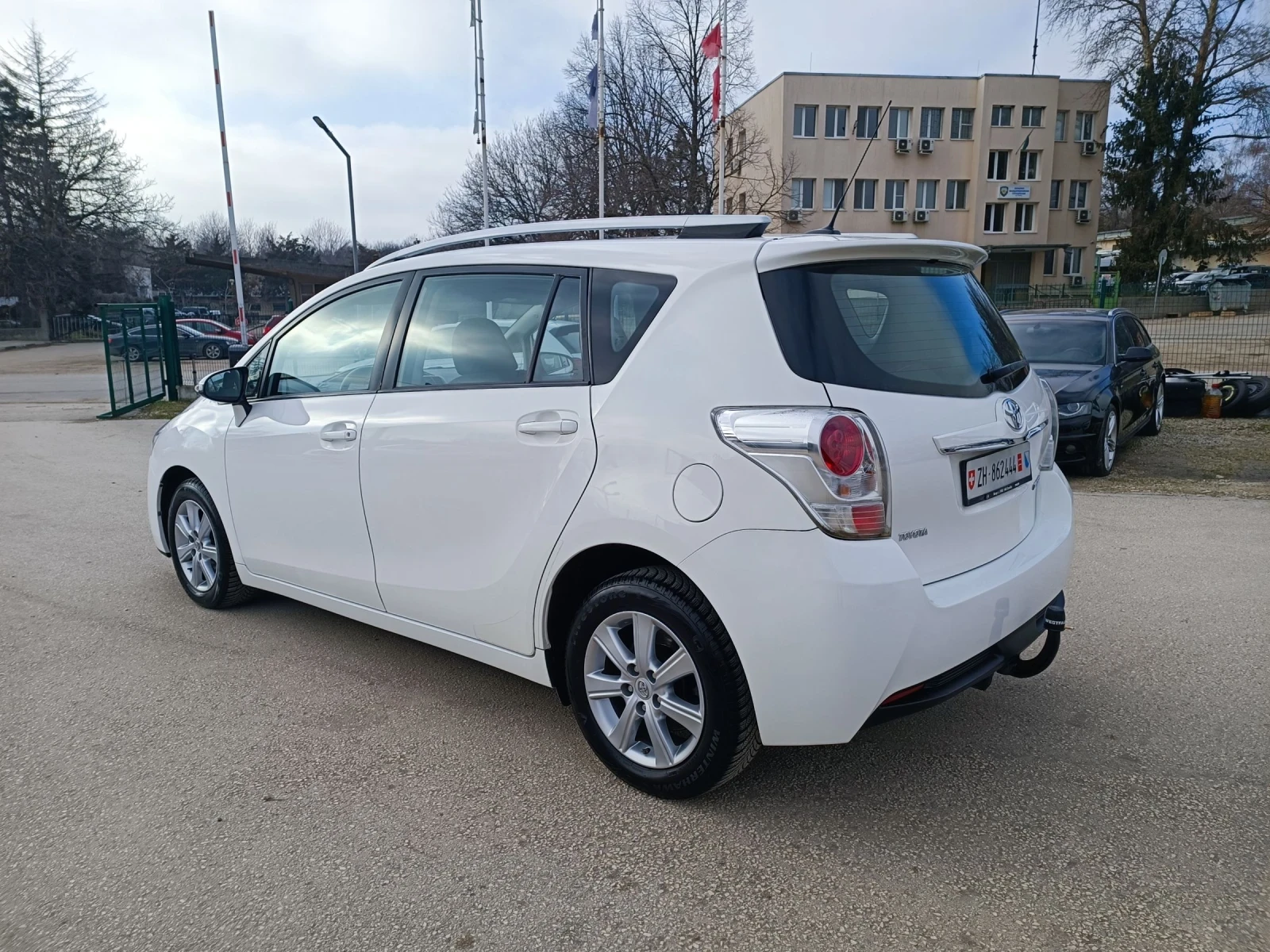 Toyota Verso 1.8i-147��-���������-�����-6��-NAVI-7� | Mobile.bg � ����������� 6
