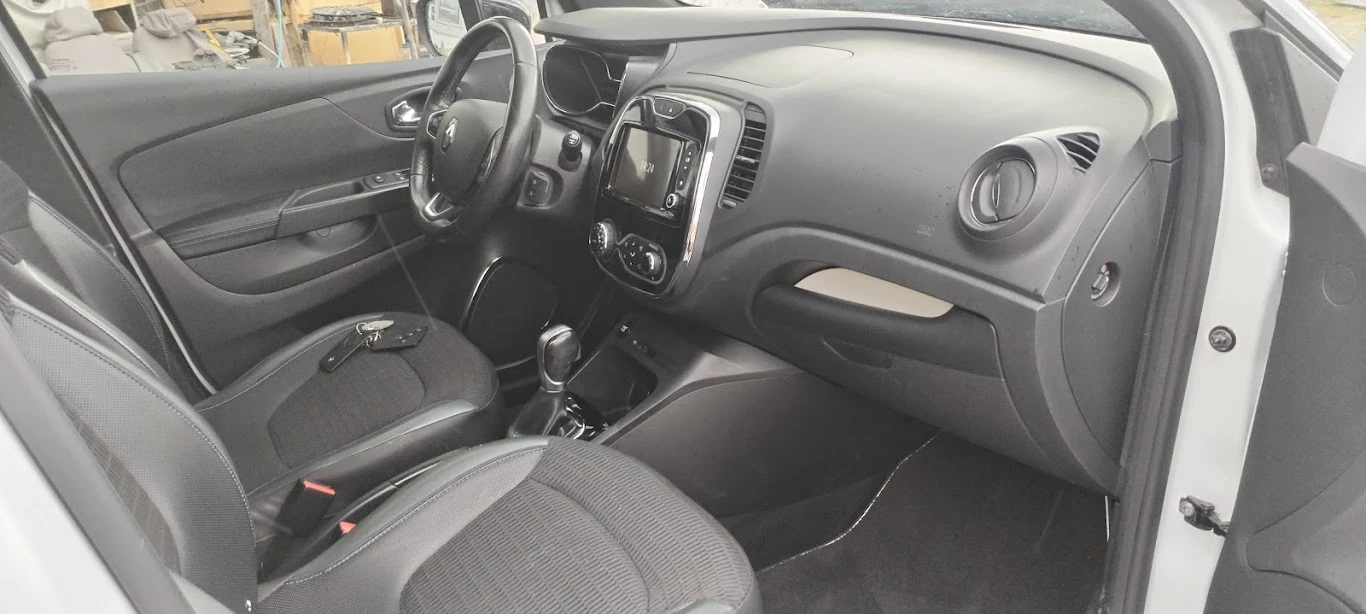 Renault Captur 1.2i CROSSBORDER, снимка 11 - Автомобили и джипове - 53948990