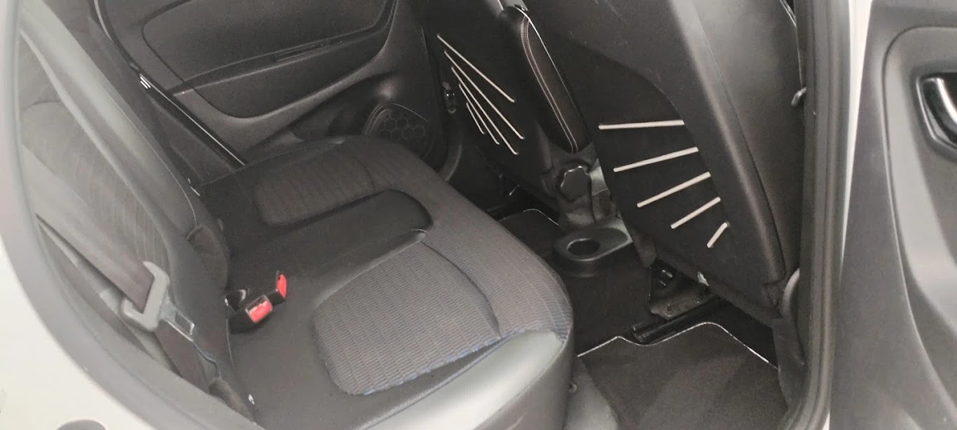 Renault Captur 1.2i CROSSBORDER, снимка 13 - Автомобили и джипове - 53948990