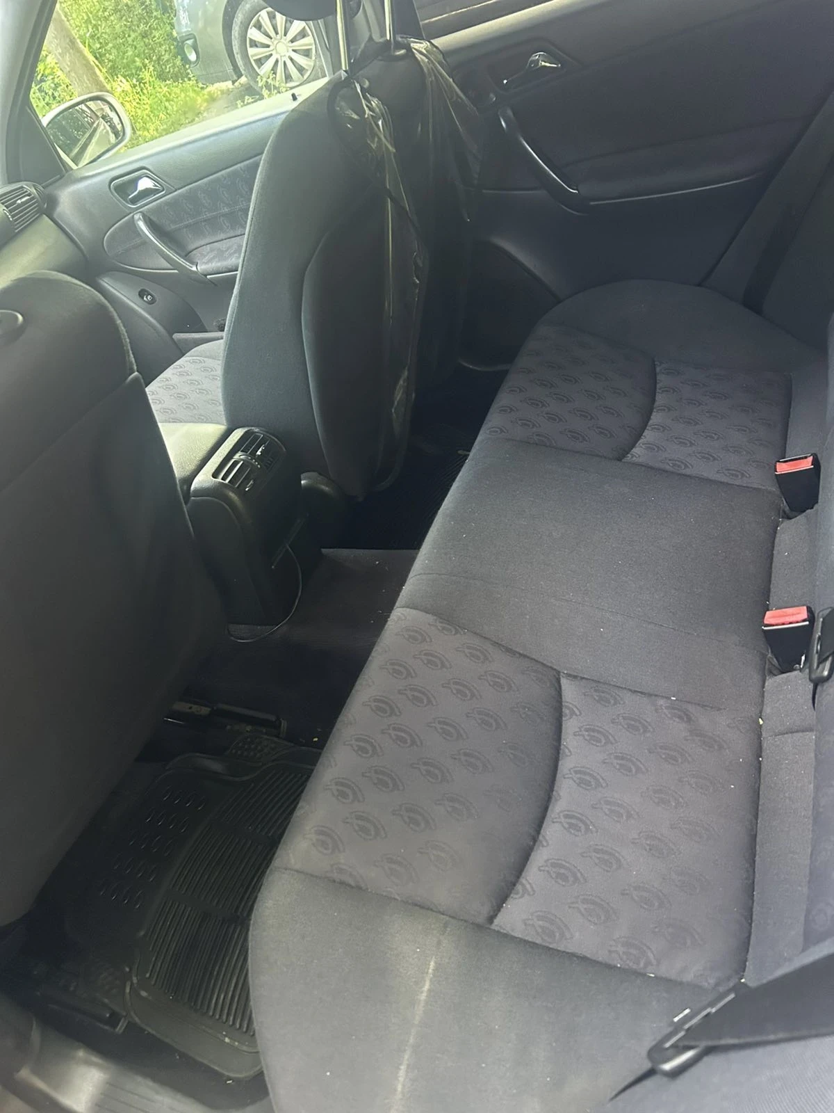 Mercedes-Benz C 180 Kompressor, снимка 7 - Автомобили и джипове - 54392500