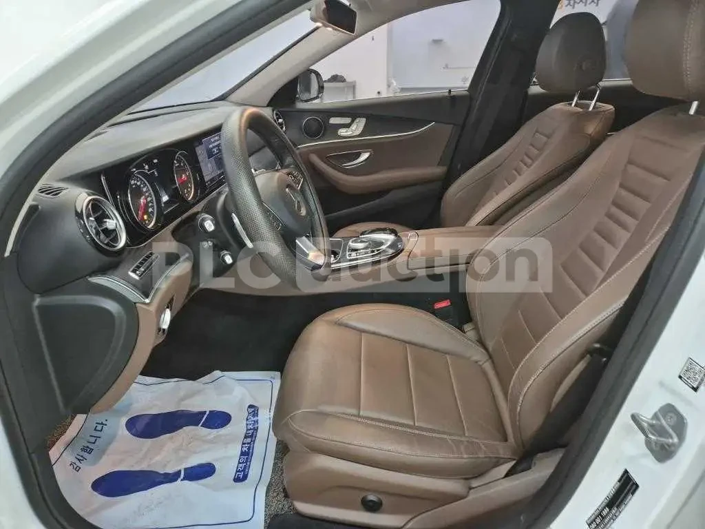 Mercedes-Benz E 220 d 4MATIC| КАМЕРА| HEADS UP| ШИБЕДАХ| ВКЛ.ТЕХНОТЕСТ, снимка 5 - Автомобили и джипове - 54751617