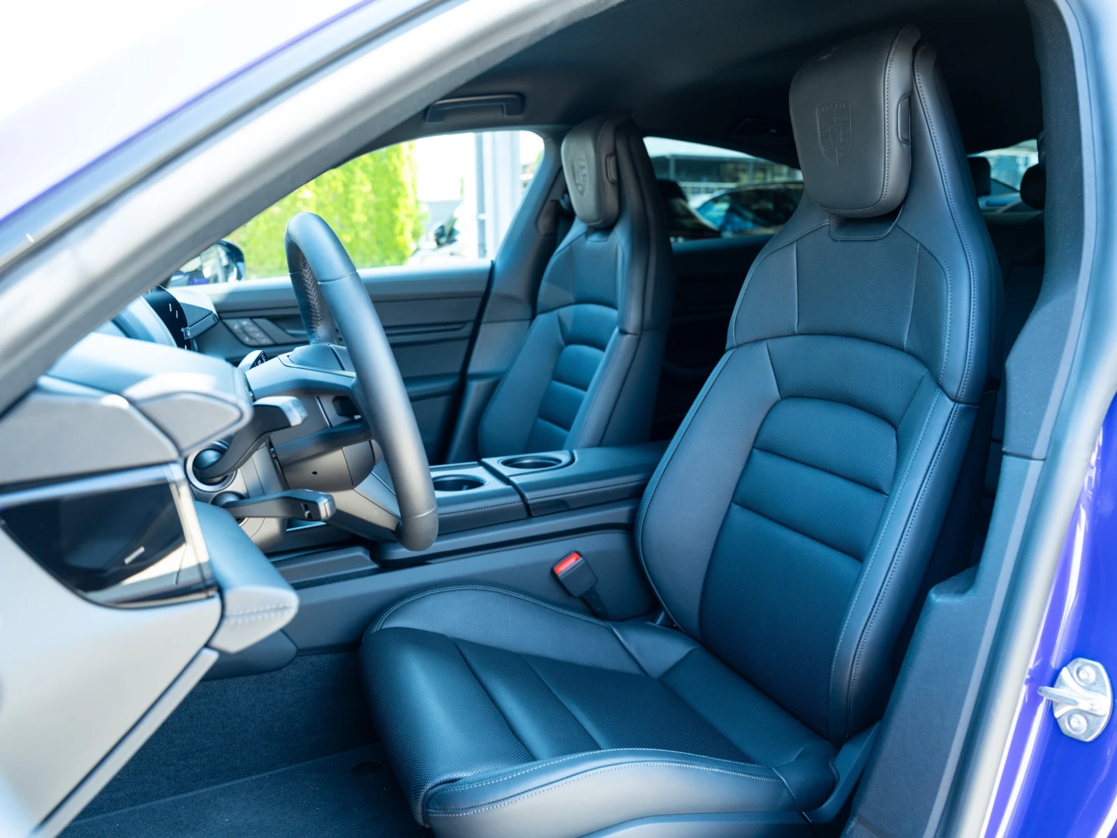Porsche Taycan 4 Black Edition, снимка 7 - Автомобили и джипове - 55207376