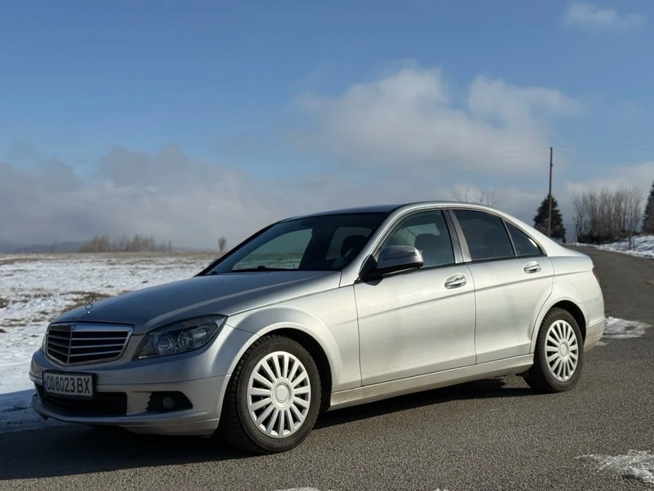Mercedes-Benz 220