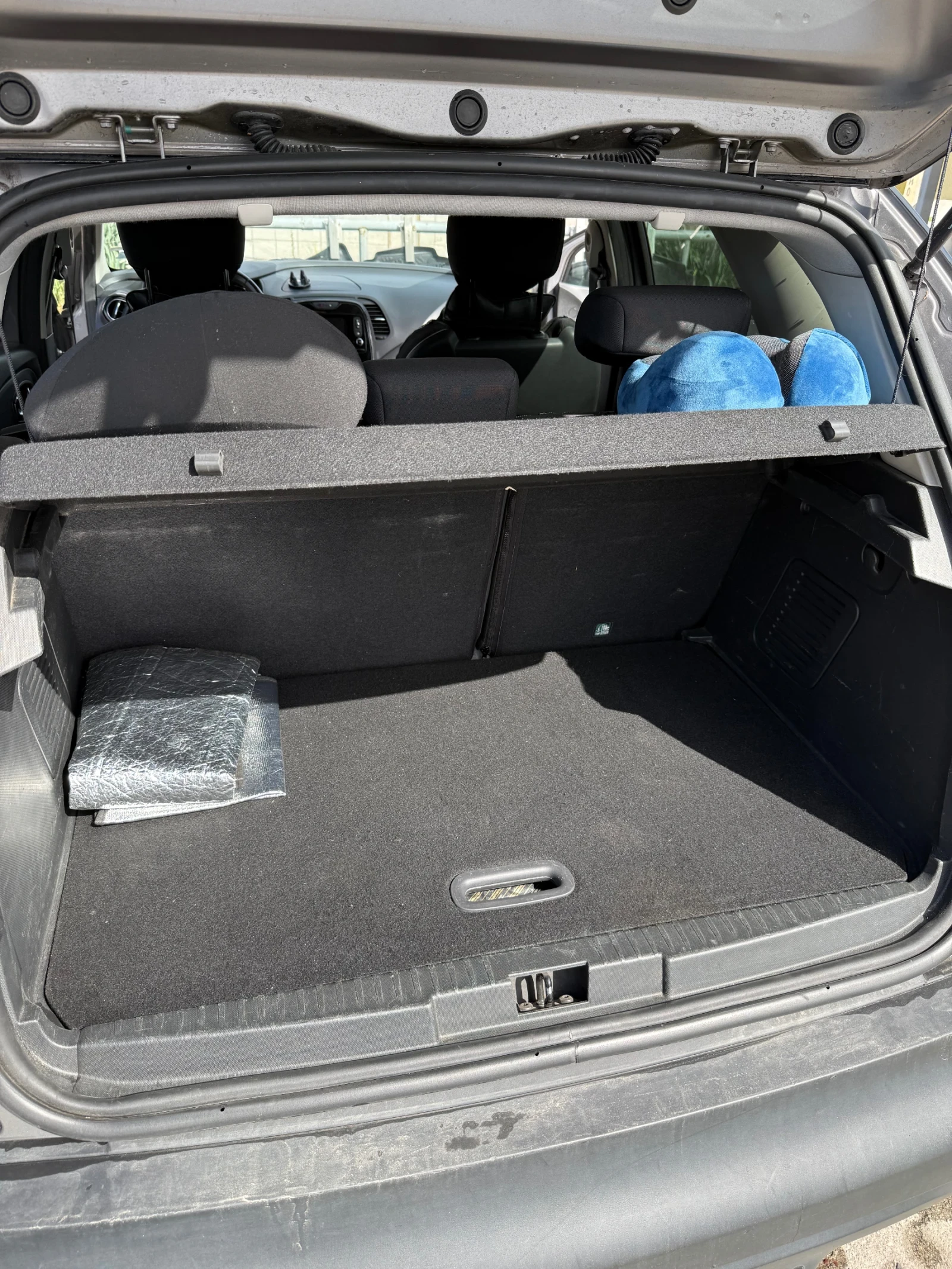 Renault Captur, снимка 8 - Автомобили и джипове - 55411866