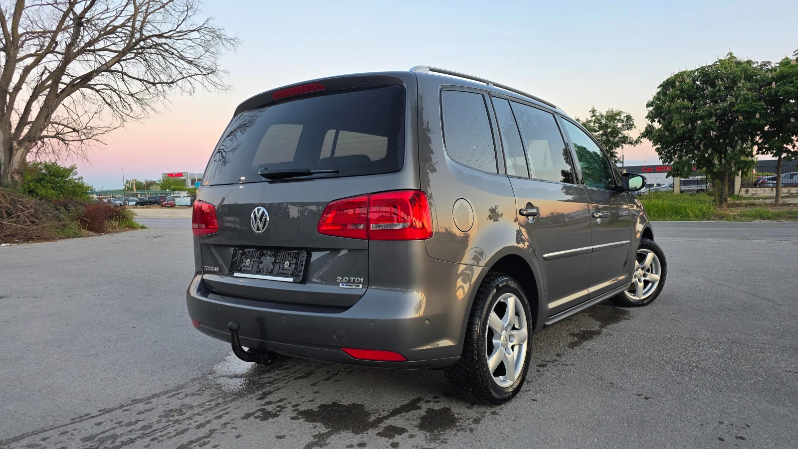 VW Touran АВТОМАТ/R-LINE/7m, снимка 5 - Автомобили и джипове - 55579585