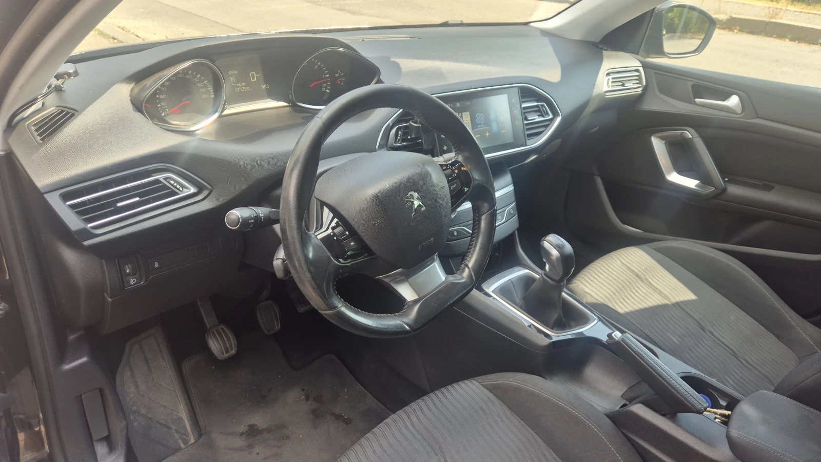Peugeot 308 1, 6 HDI 92ps, снимка 8 - Автомобили и джипове - 55799774