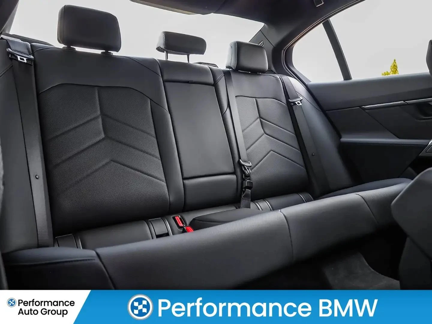 BMW 550 e M Sport Premium ЦЕНА ДО БЪЛГАРИЯ АВТОКРЕДИТ, снимка 16 - Автомобили и джипове - 55886604