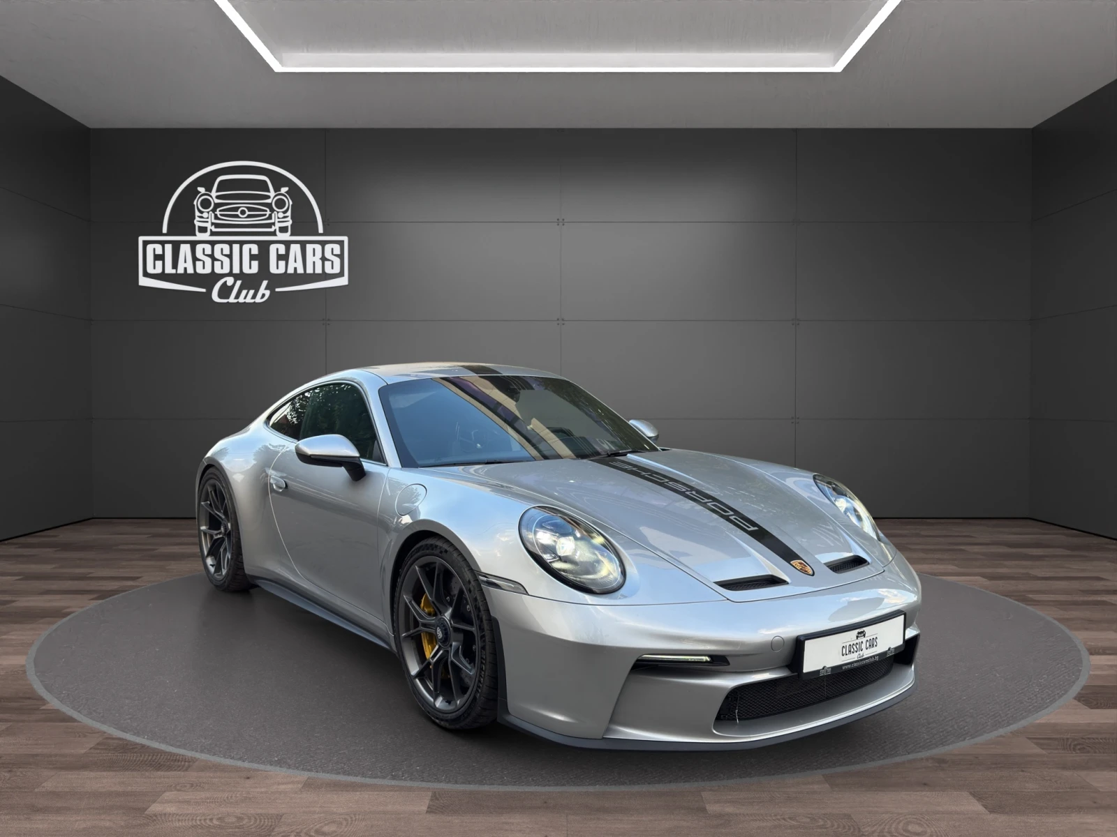 Porsche 911 GT3 Touring, Approved