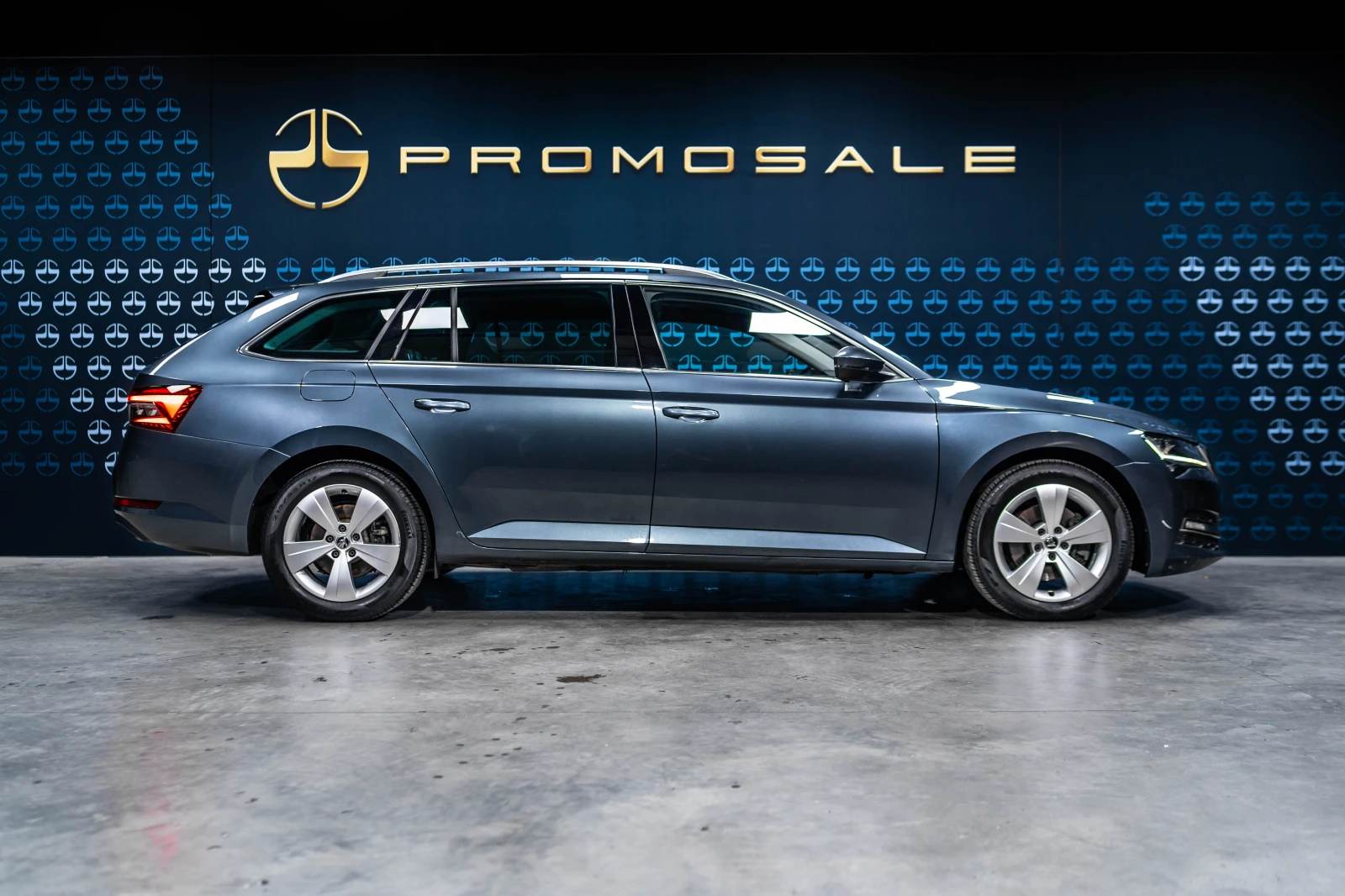 Skoda Superb Combi 2.0TDI 4X4 DSG * LED* , снимка 6 - Автомобили и джипове - 56196708