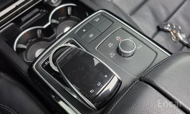 Mercedes-Benz GLE 350 D * AMG * ОБДУХВАНЕ * КАМЕРА * ДВОЙНА ПАНОРАМА * , снимка 9 - Автомобили и джипове - 56075898
