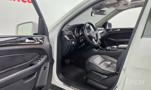 Mercedes-Benz GLE 350 D * AMG * ОБДУХВАНЕ * КАМЕРА * ДВОЙНА ПАНОРАМА * , снимка 5 - Автомобили и джипове - 56075898
