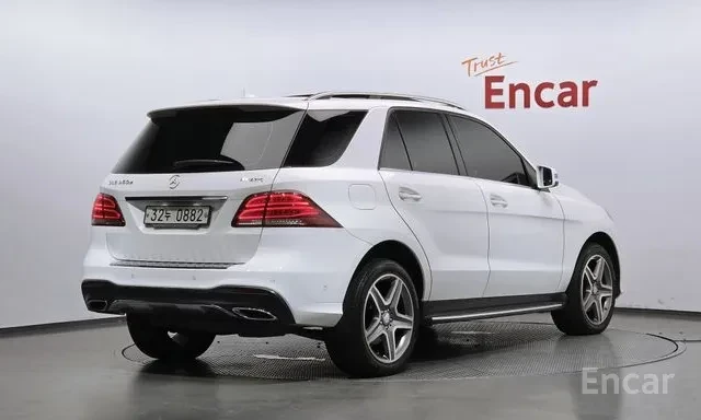 Mercedes-Benz GLE 350 D * AMG * ОБДУХВАНЕ * КАМЕРА * ДВОЙНА ПАНОРАМА * , снимка 3 - Автомобили и джипове - 56075898