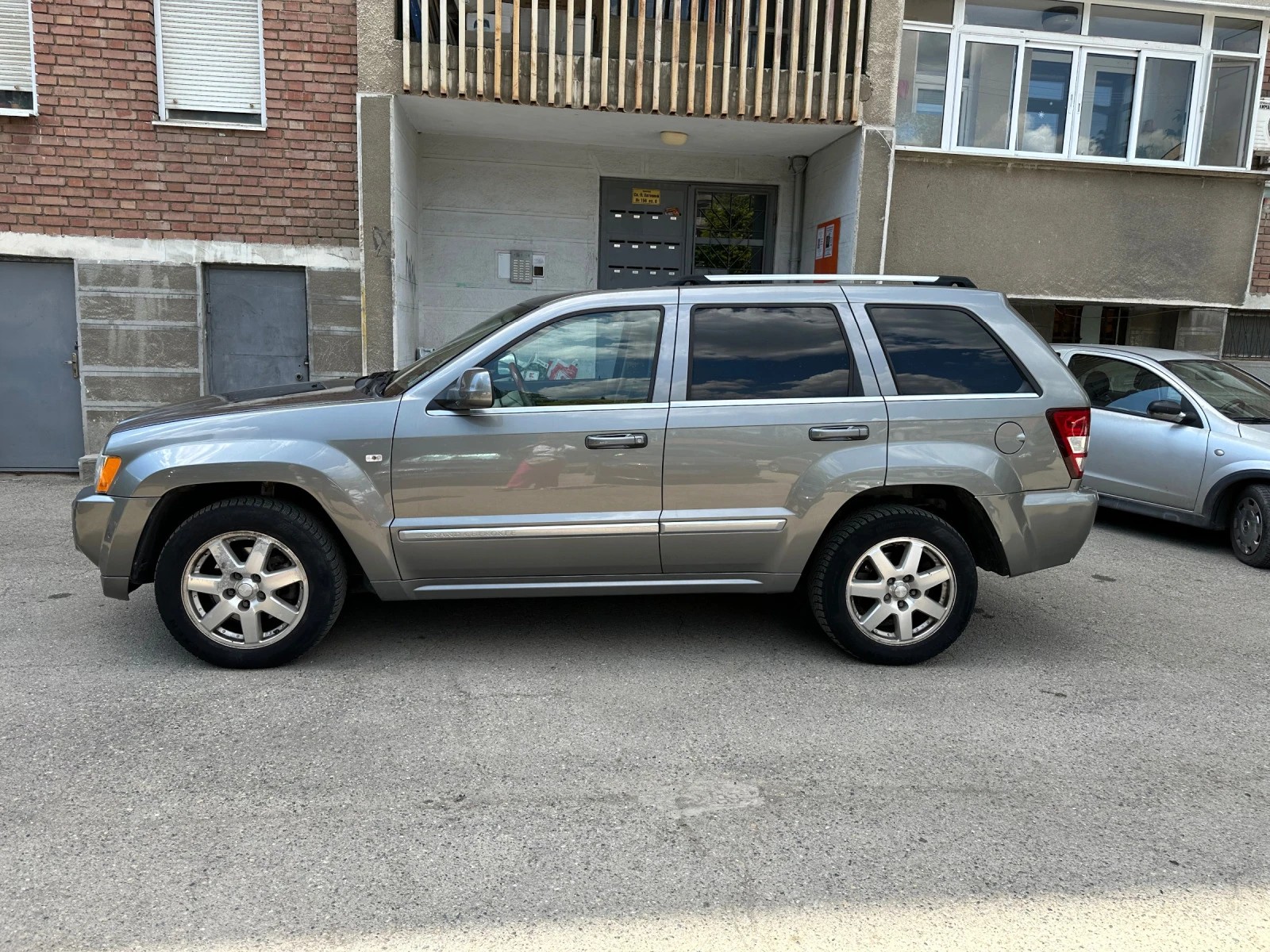 Jeep Grand cherokee  - изображение 2