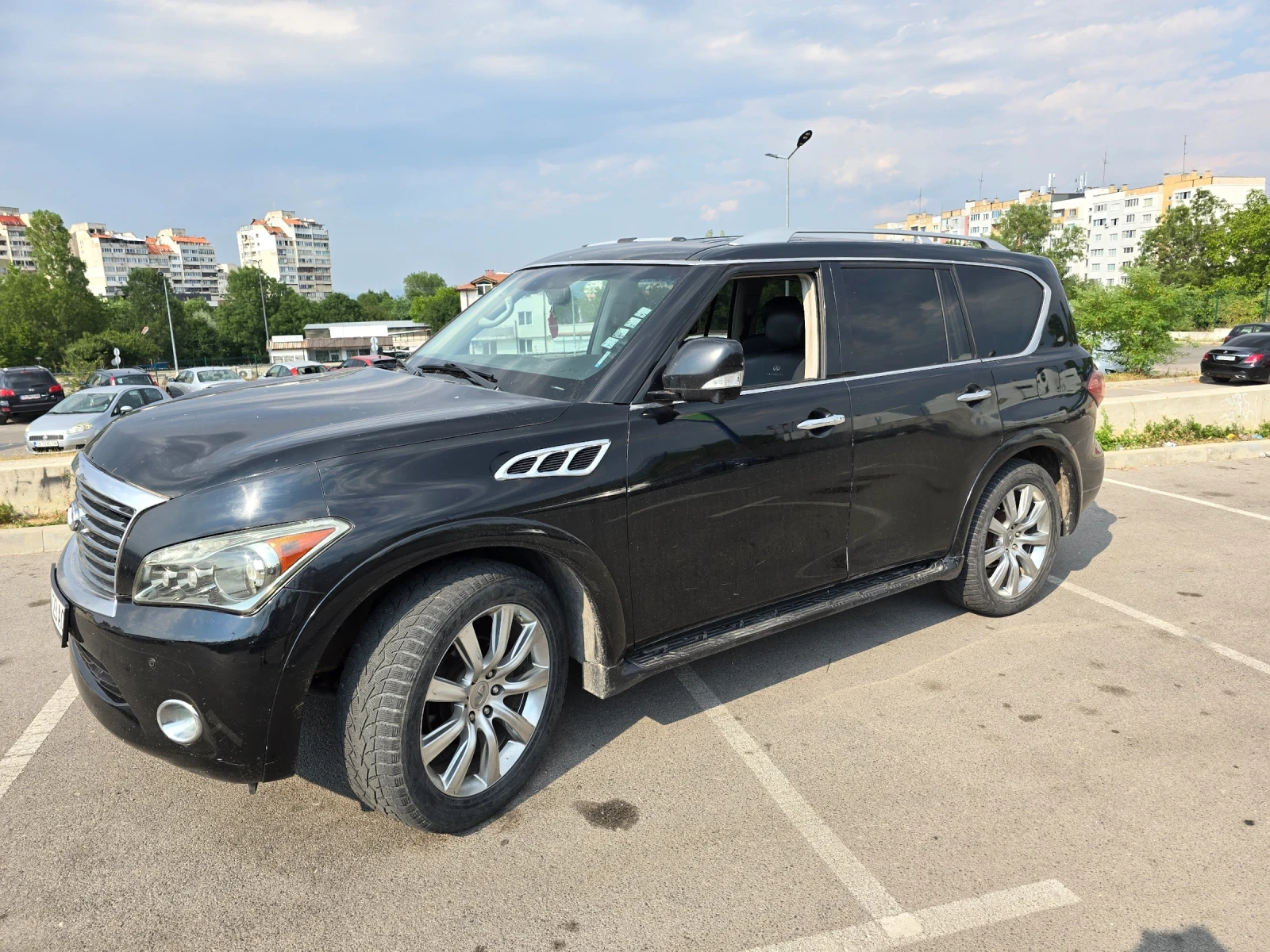 Infiniti QX56 5.6 - изображение 2