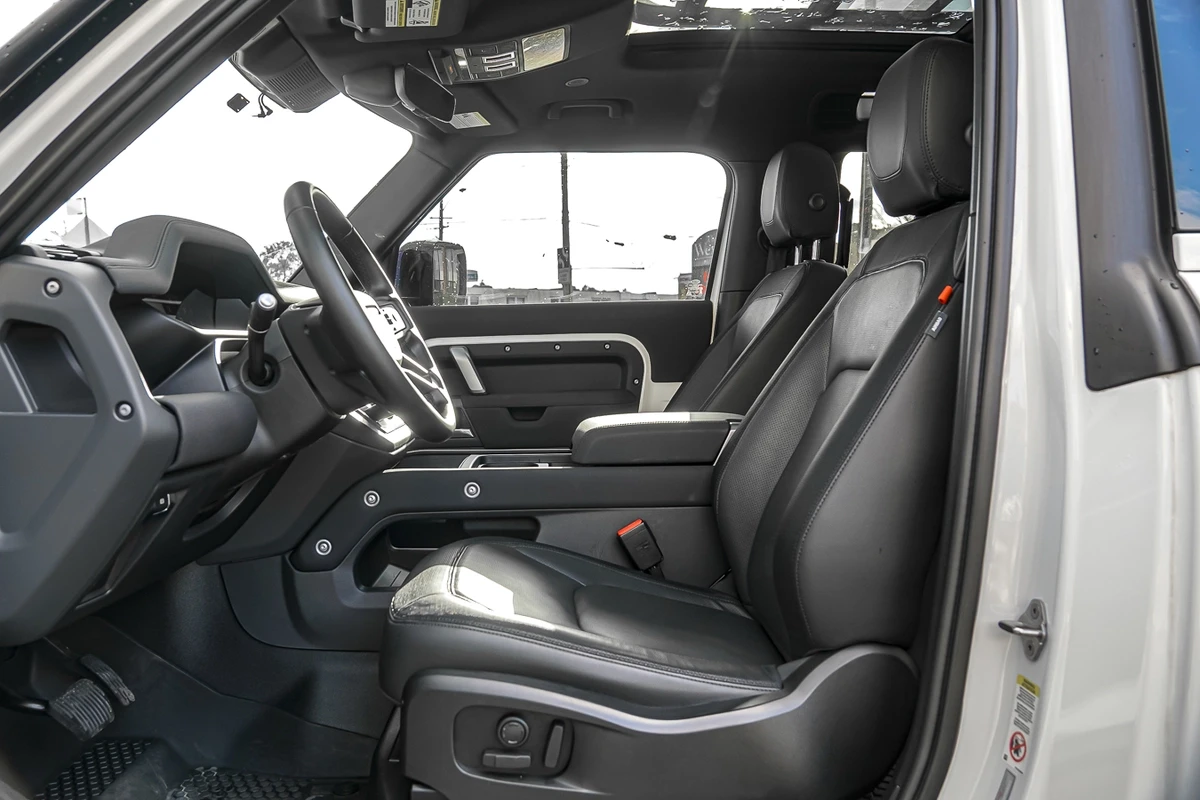 Land Rover Defender CARFAX* АВТОФИНАНСИРАНЕ* БЕЗ ПЪРВОНАЧАЛНА ВНОСКА*  - изображение 8