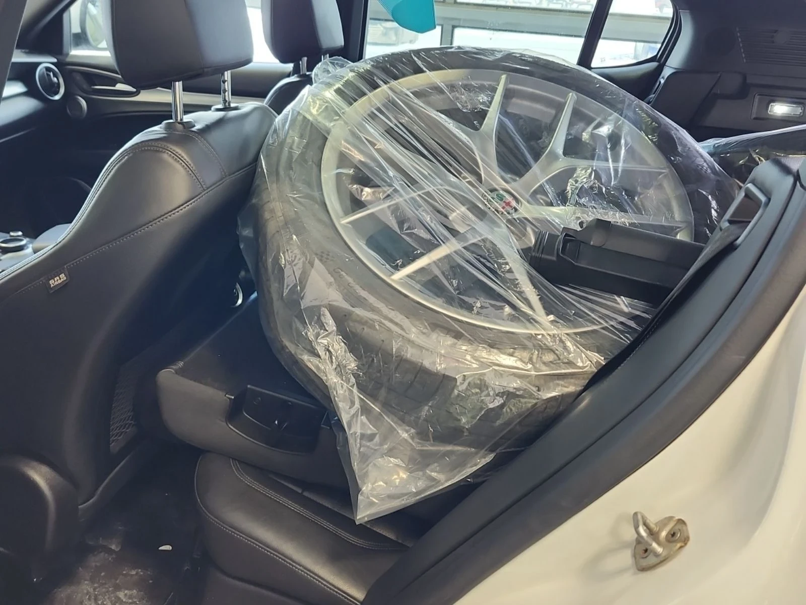 Alfa Romeo Stelvio Ti Sport* Distronic* Harman/Kardon* ����* �������* | Mobile.bg � ����������� 14