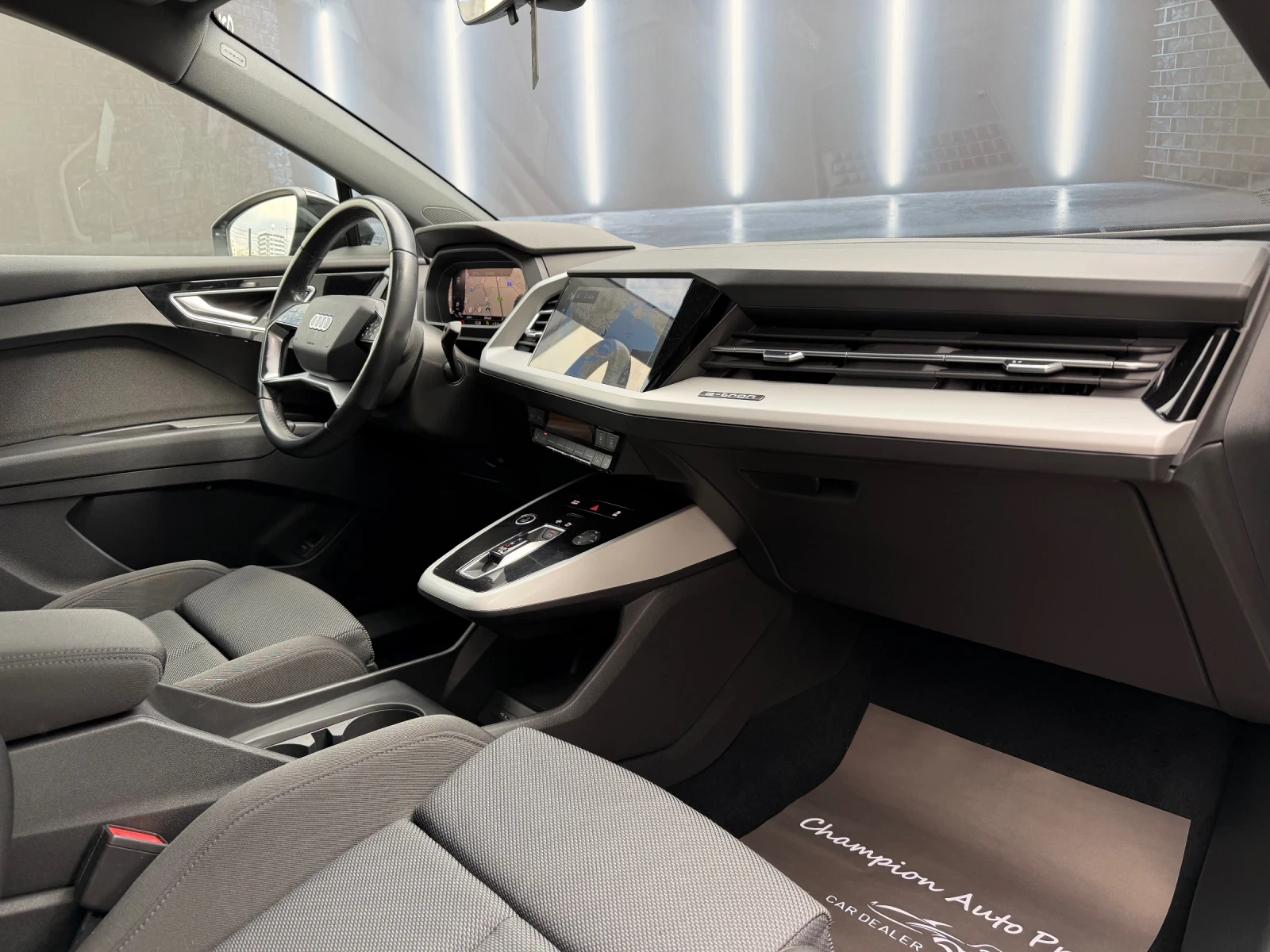 Audi Q4  E tron/Sportback Advanced/Pano/Kamera/, снимка 9 - Автомобили и джипове - 53624212