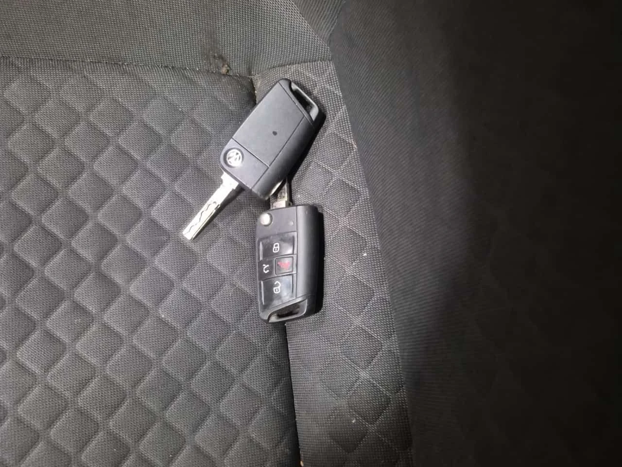 VW Tiguan * TRENDLINE * CARFAX * 2 КЛЮЧА * ПОДГРЕВИ, снимка 8 - Автомобили и джипове - 53940391