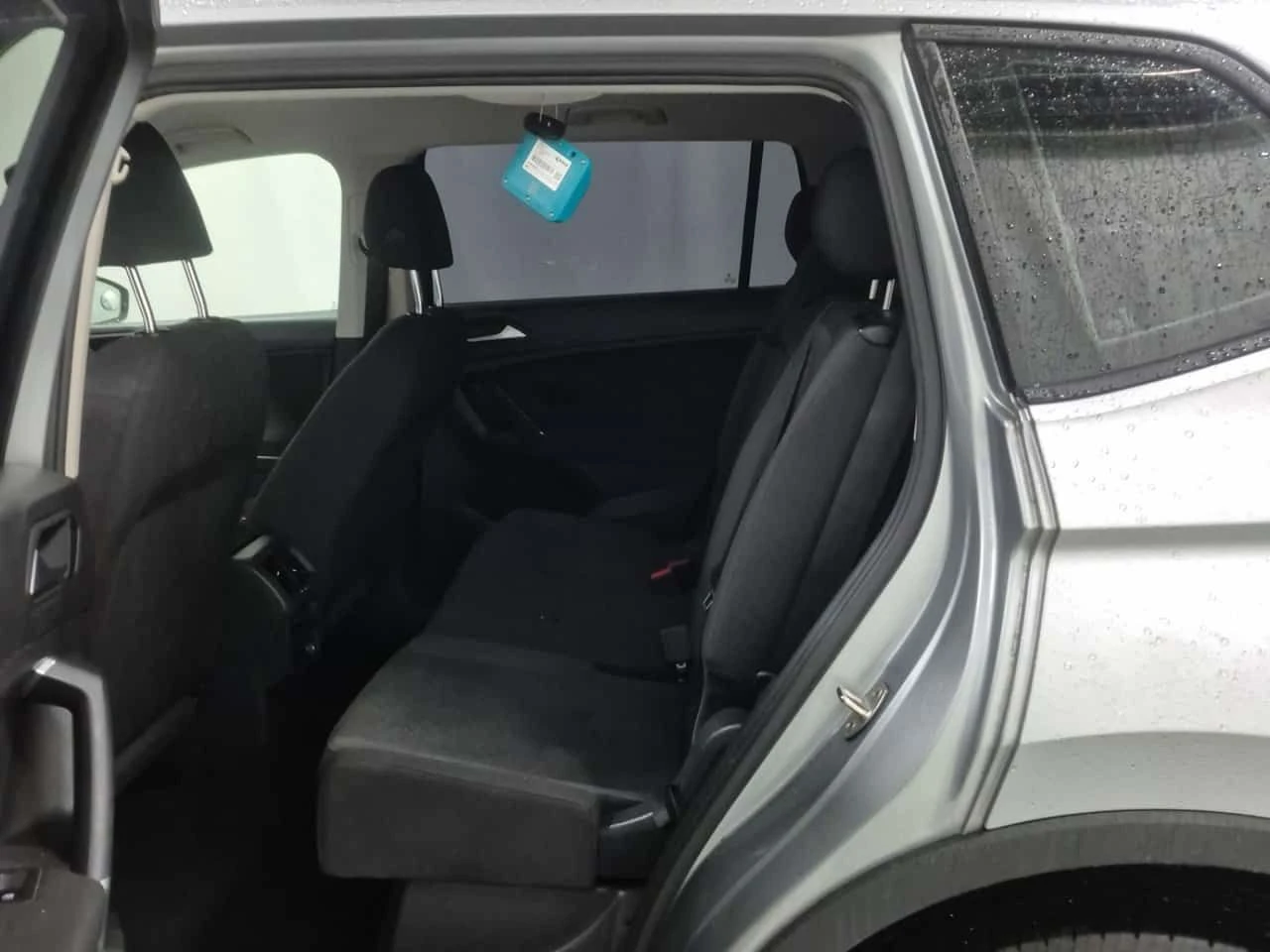 VW Tiguan * TRENDLINE * CARFAX * 2 КЛЮЧА * ПОДГРЕВИ, снимка 11 - Автомобили и джипове - 53940391