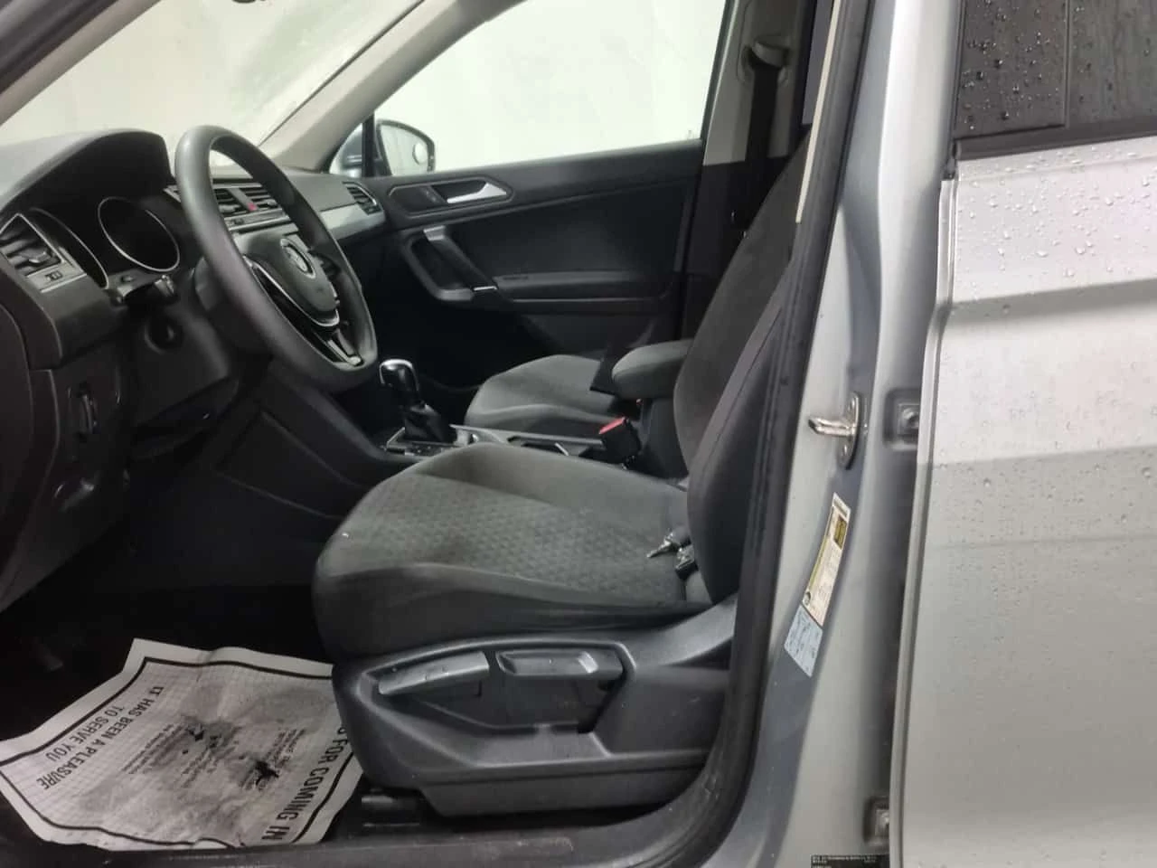 VW Tiguan * TRENDLINE * CARFAX * 2 КЛЮЧА * ПОДГРЕВИ, снимка 5 - Автомобили и джипове - 53940391