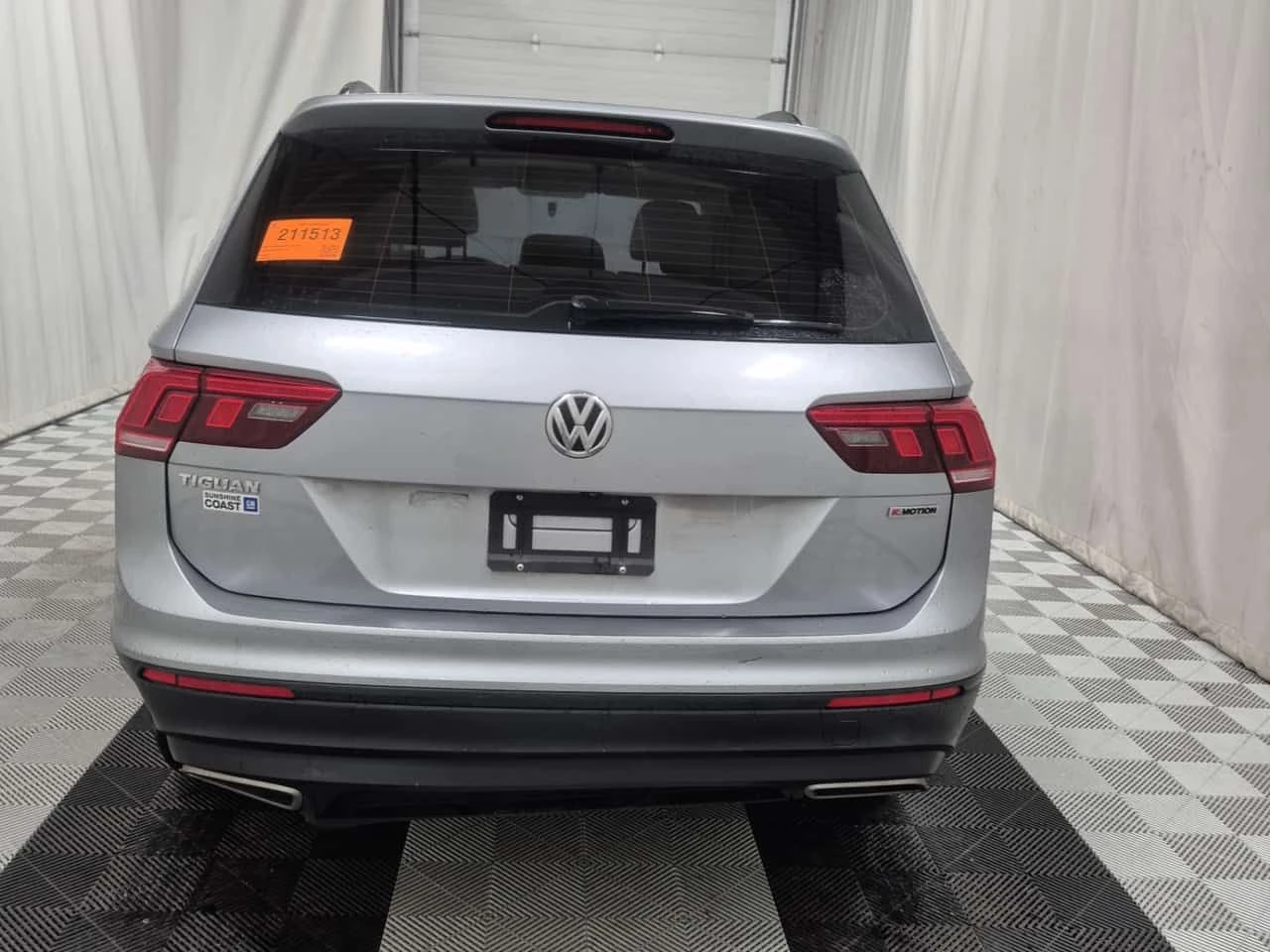 VW Tiguan * TRENDLINE * CARFAX * 2 КЛЮЧА * ПОДГРЕВИ, снимка 16 - Автомобили и джипове - 53940391