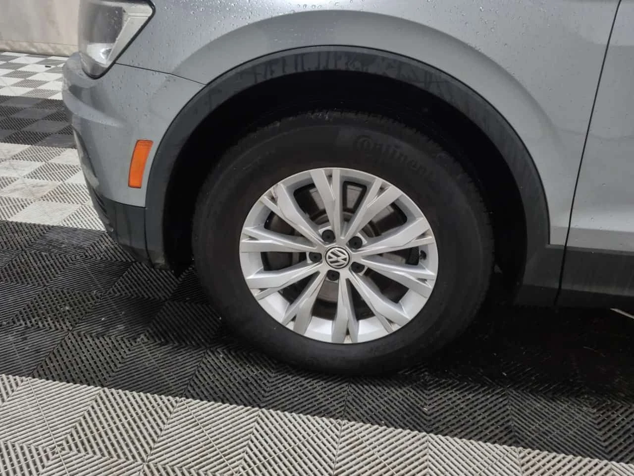 VW Tiguan * TRENDLINE * CARFAX * 2 КЛЮЧА * ПОДГРЕВИ, снимка 6 - Автомобили и джипове - 53940391