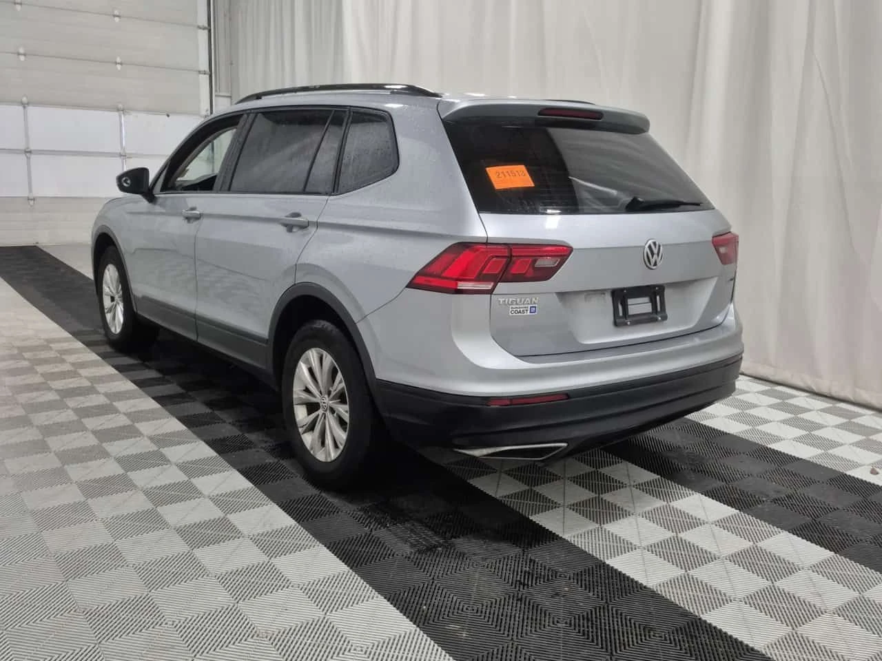 VW Tiguan * TRENDLINE * CARFAX * 2 КЛЮЧА * ПОДГРЕВИ, снимка 4 - Автомобили и джипове - 53940391