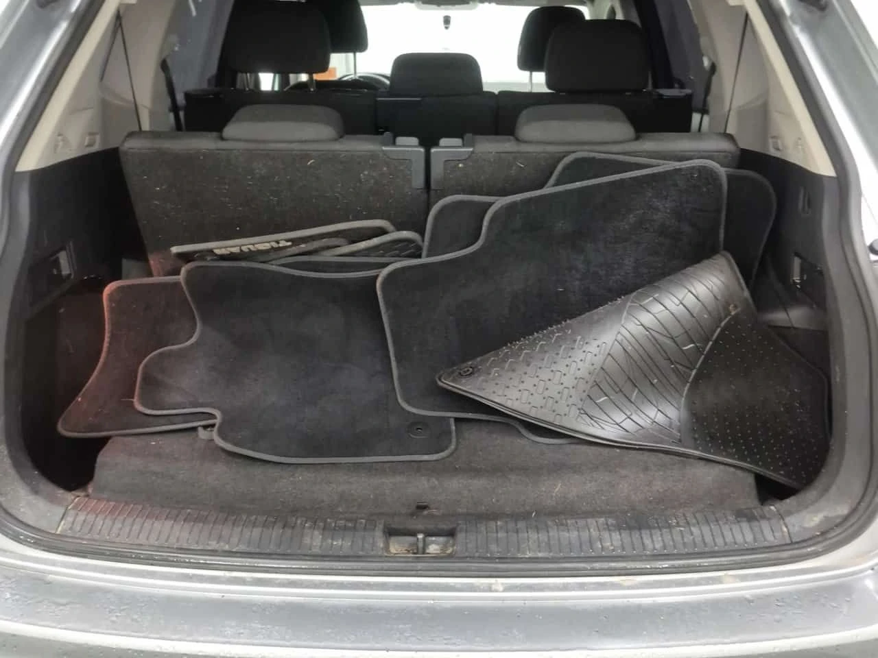 VW Tiguan * TRENDLINE * CARFAX * 2 КЛЮЧА * ПОДГРЕВИ, снимка 13 - Автомобили и джипове - 53940391