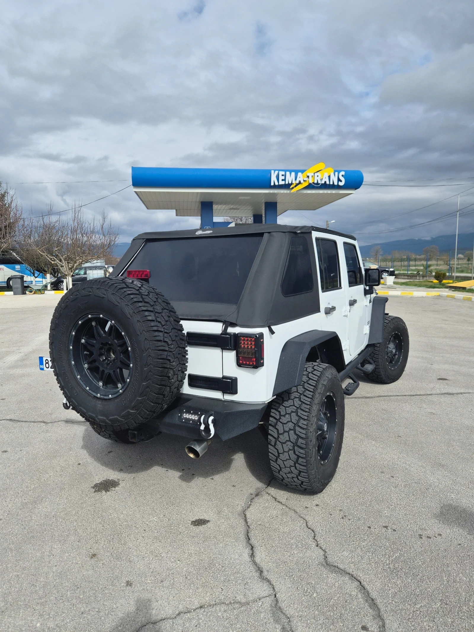 Jeep Wrangler, снимка 3 - Автомобили и джипове - 54037159