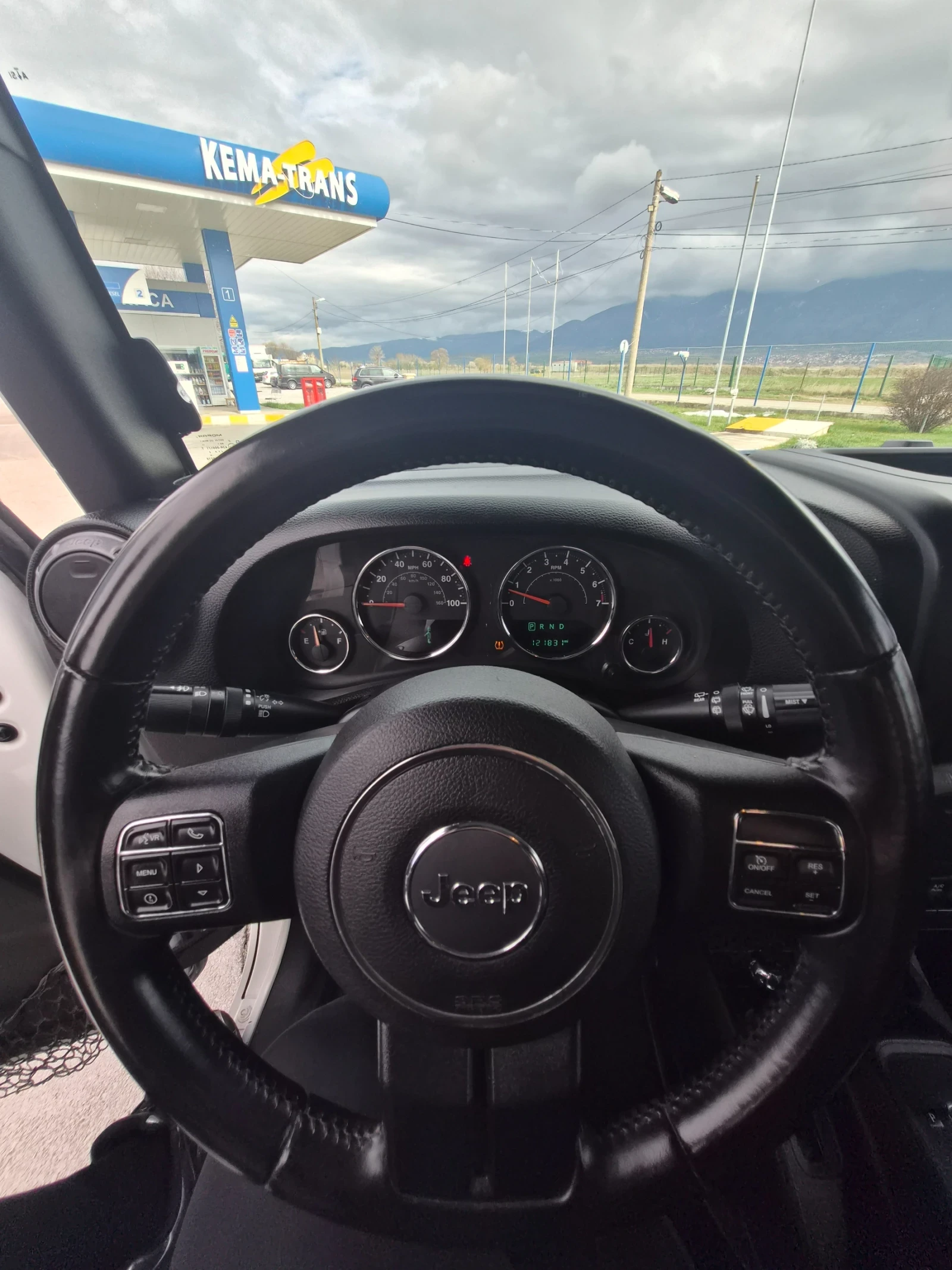 Jeep Wrangler, снимка 12 - Автомобили и джипове - 54037159