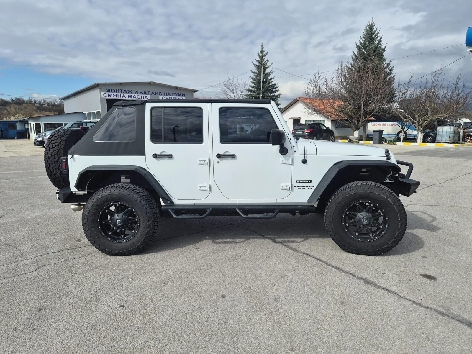Jeep Wrangler, снимка 2 - Автомобили и джипове - 54037159