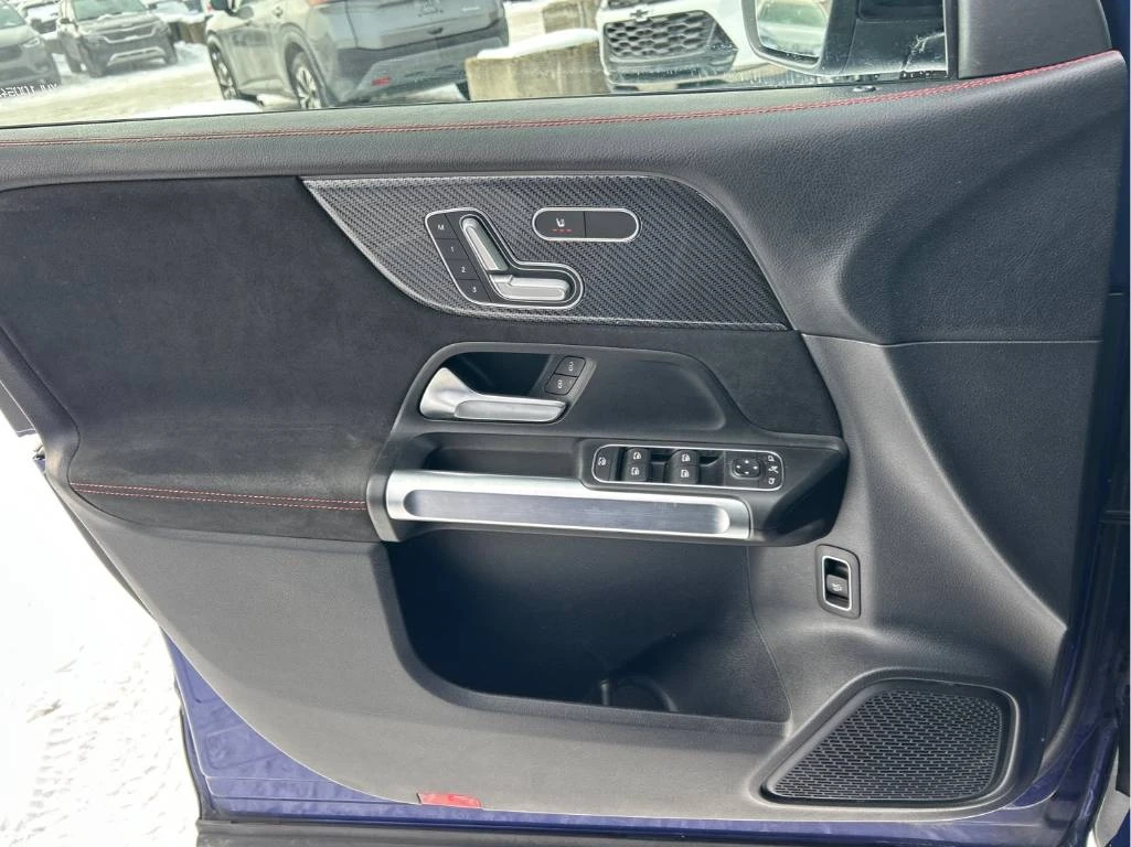 Mercedes-Benz GLB 250 | DISTRONIC | 360 | ПАНОРАМА | CARFAX | , снимка 9 - Автомобили и джипове - 54512879
