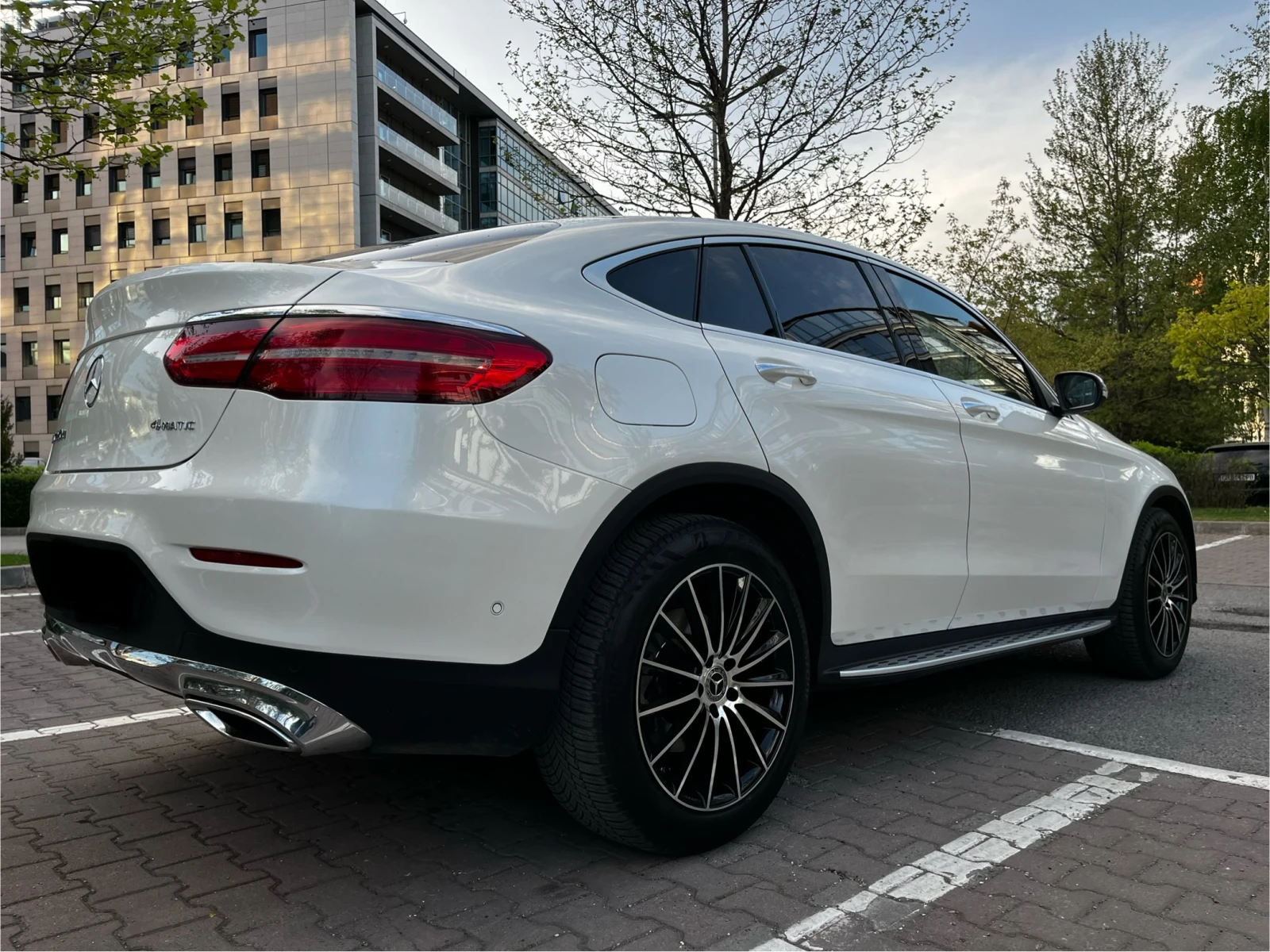 Mercedes-Benz GLC 220 COUPE, снимка 8 - Автомобили и джипове - 54959204