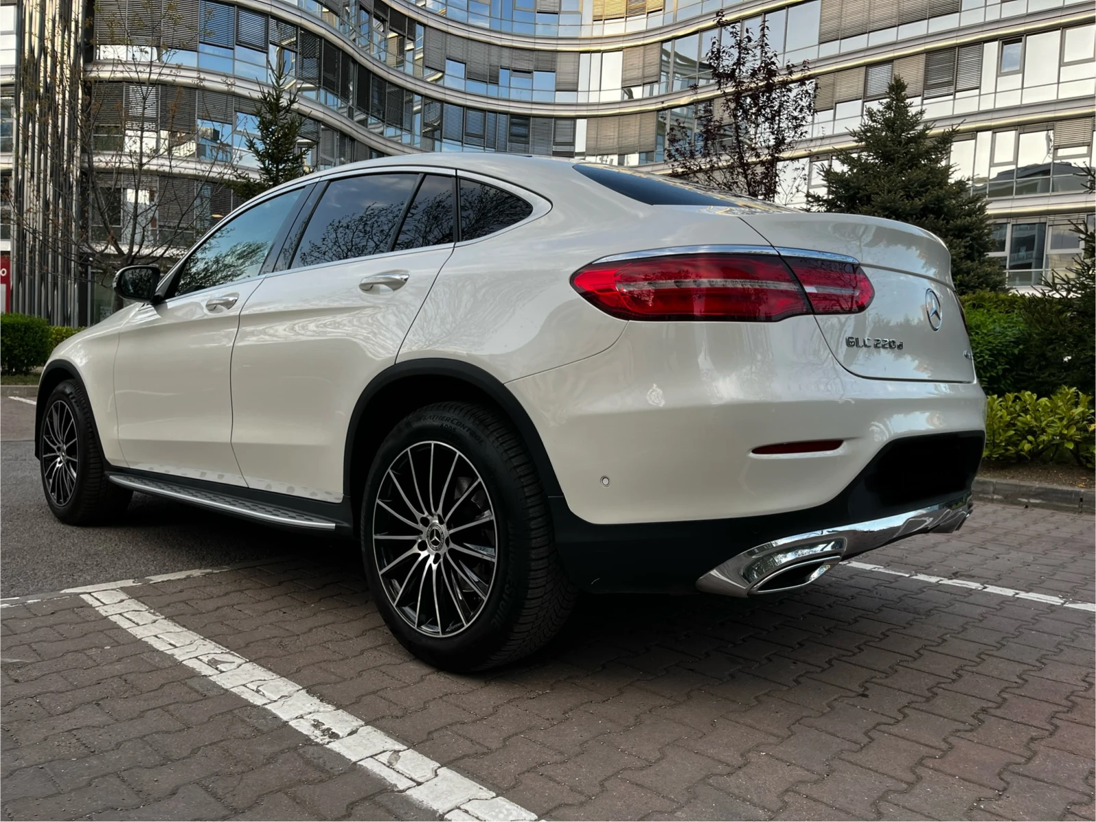 Mercedes-Benz GLC 220 COUPE, снимка 6 - Автомобили и джипове - 54959204