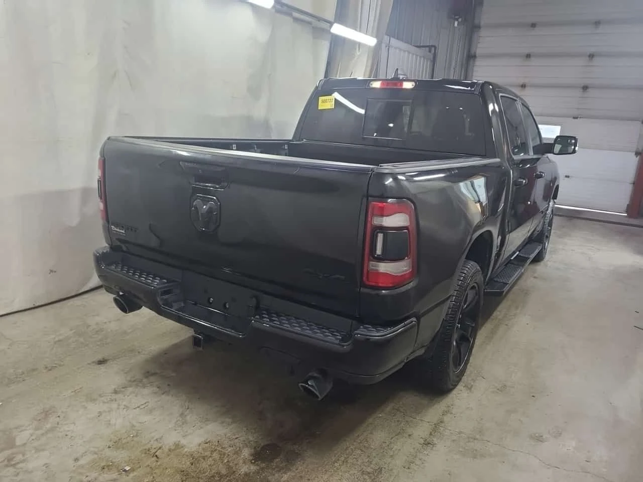 Dodge RAM 1500 SPORT CREW CAB SHORT BED * CARFAX * , снимка 3 - Автомобили и джипове - 55046118