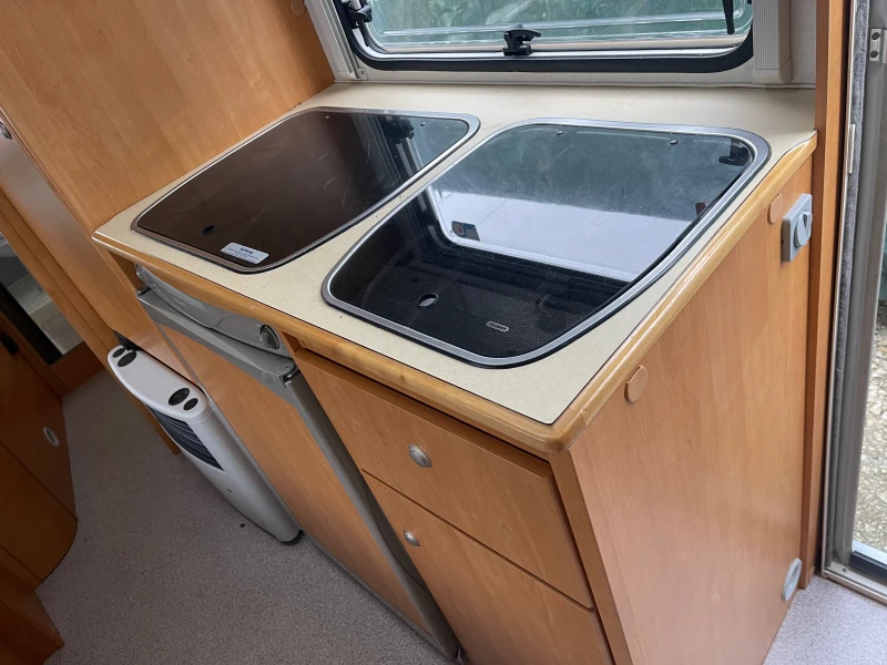 Каравана Knaus Eifeland, снимка 10 - Каравани и кемпери - 52561777