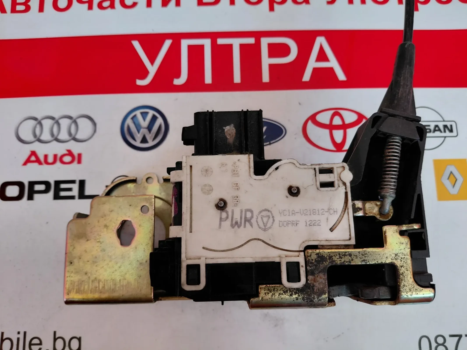 YC1A-V21812-CH Брава на предна дясна врата  FORD TRANSIT 2010г. YC1AV21812CH, снимка 4 - Части - 55920880
