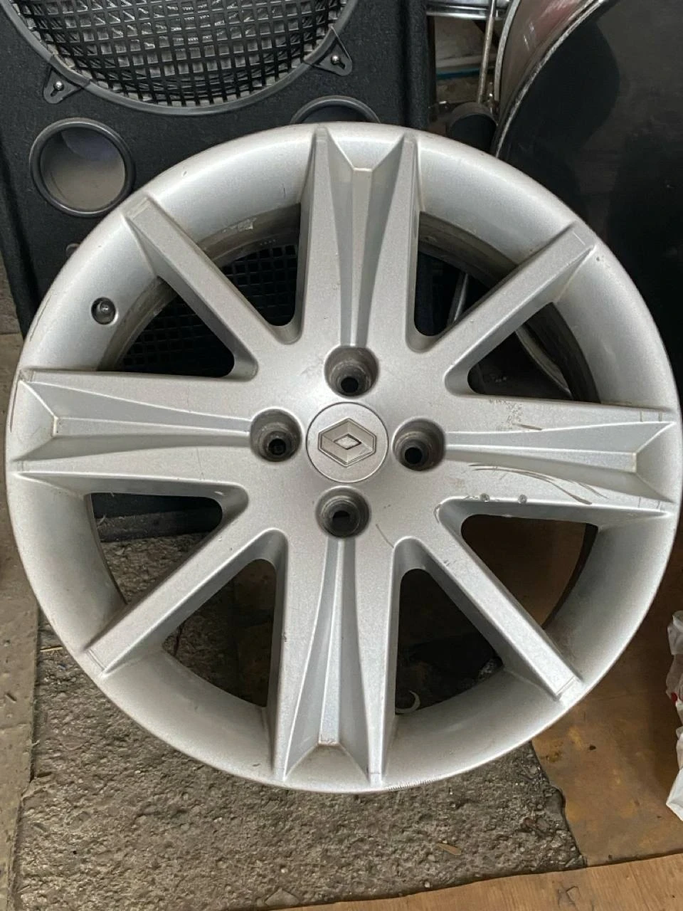 Джанти за Renault, снимка 4 - Гуми и джанти - 53956626