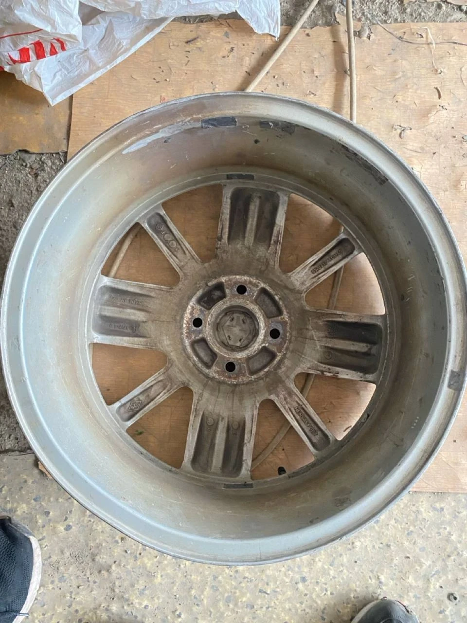 Джанти за Renault, снимка 5 - Гуми и джанти - 53956626