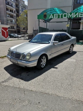 Mercedes-Benz E 220, снимка 3